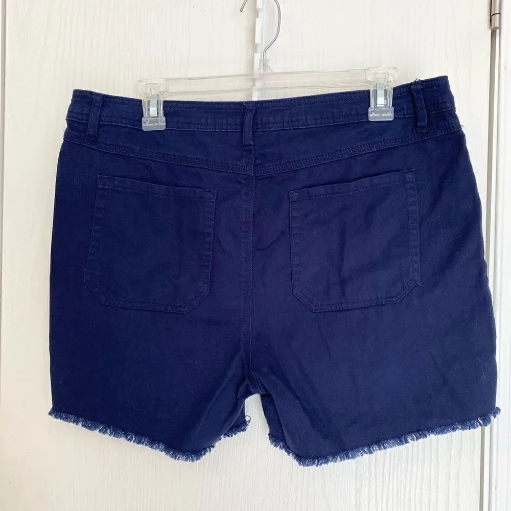 Baccini Shorts - Picture 2 of 8